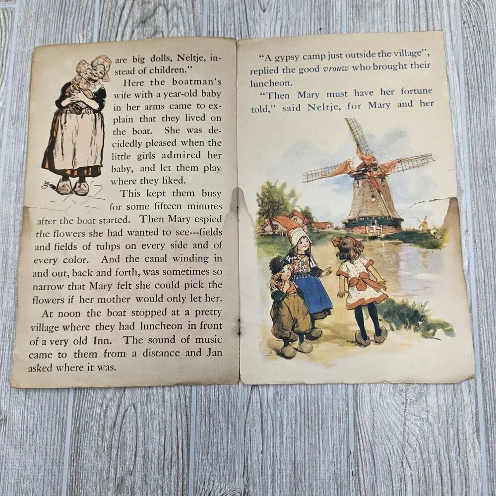 1917 Little Wooden Shoes Softcover Story Book Alice Hardwick‎ Frances Brundage